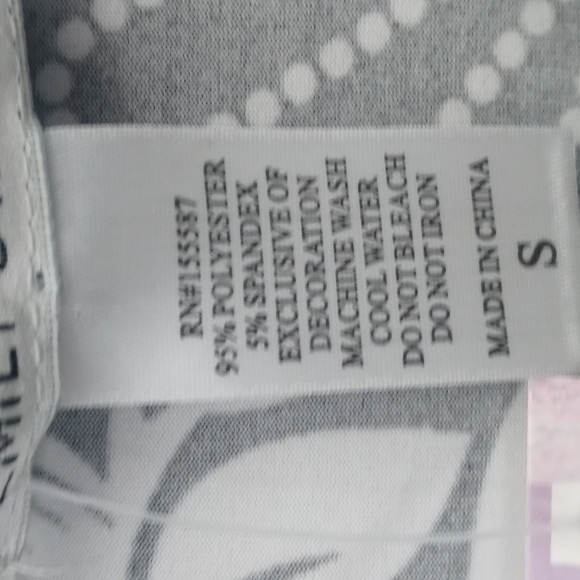 Black and white Top - Picture 4 of 4